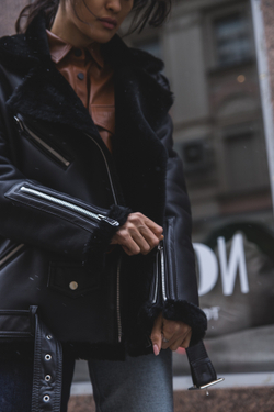 Дубленка черная