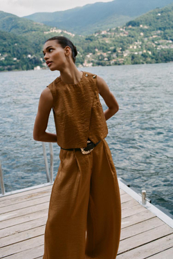 ZARA АТЛАСНЫЙ ТОП НА ЗАПÁХ, КАРАМЕЛЬНЫЙ