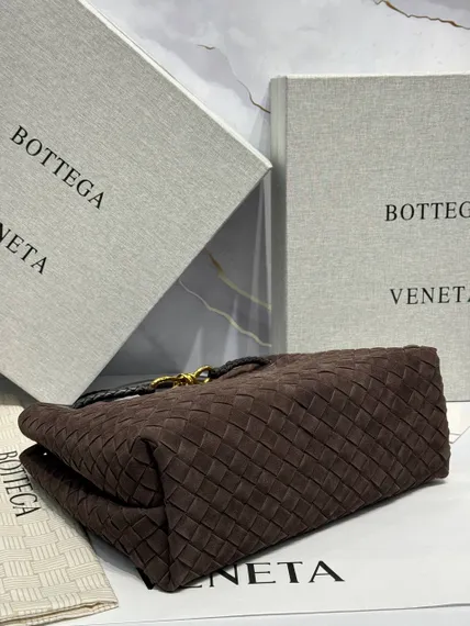 Сумка Bottega Veneta Andiamo из замши