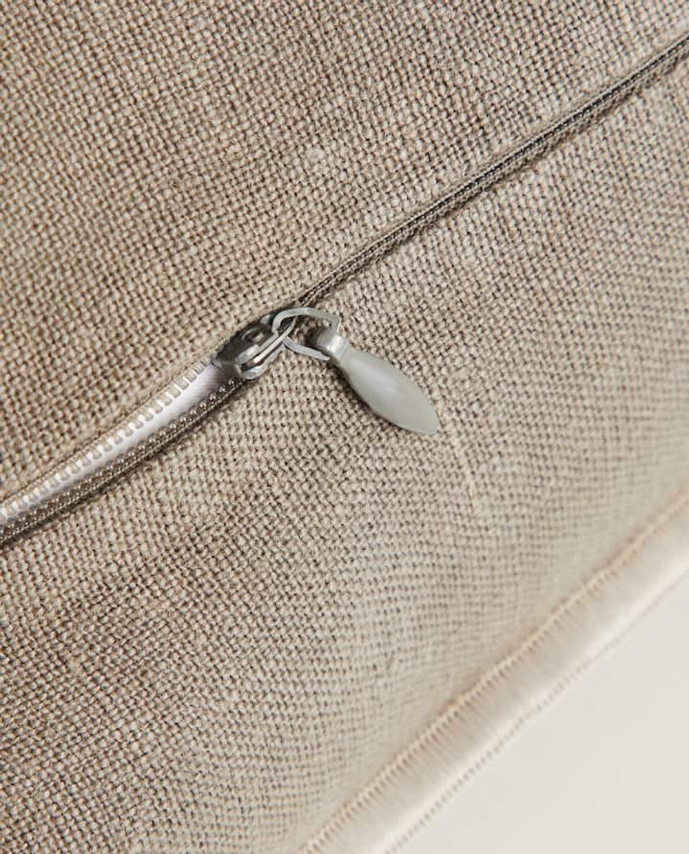 ZARA HOME ОДНОТОННАЯ НАВОЛОЧКА ДЛЯ ДЕКОРАТИВНОЙ ПОДУШКИ, СЕРЫЙ