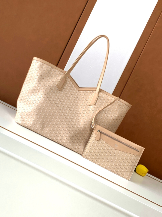 Moynat M Tote GM