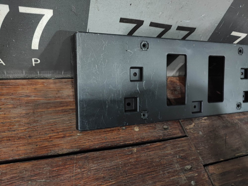 Площадка гос. номера Haval Jolion 21-нв Б/У Оригинал 2807100XST01A