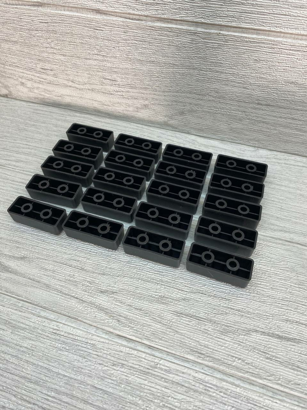 Ножки для мебели пластиковые высота 16 мм 20 штук