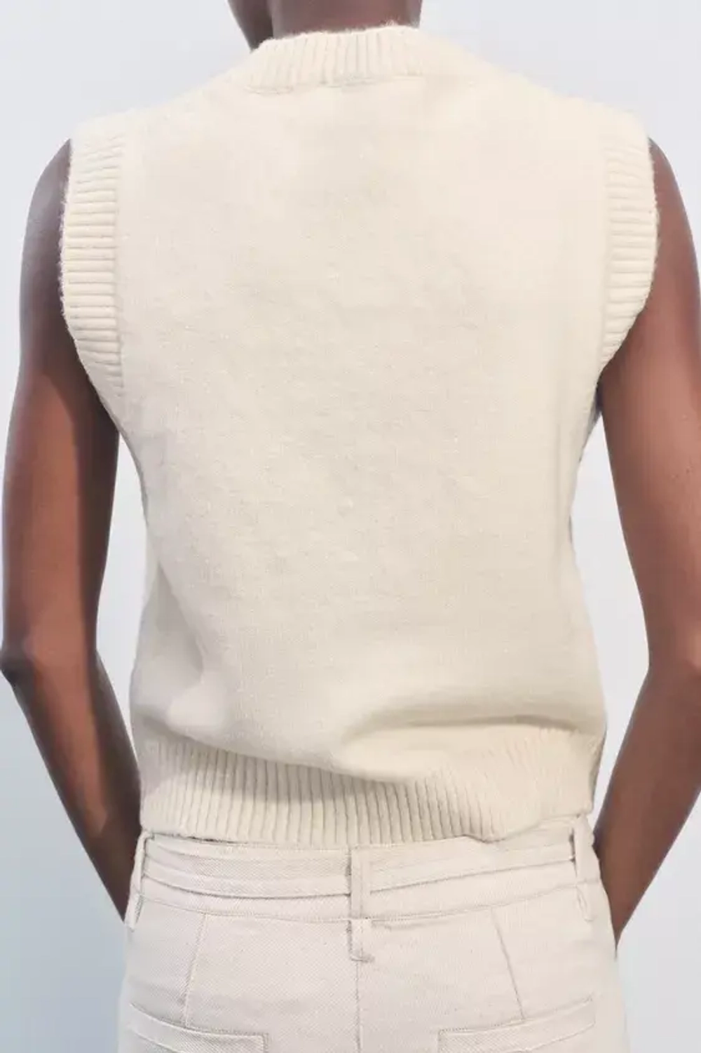 ZARA ОДНОТОННЫЙ ТРИКОТАЖНЫЙ ЖИЛЕТ, ЭКРЮ