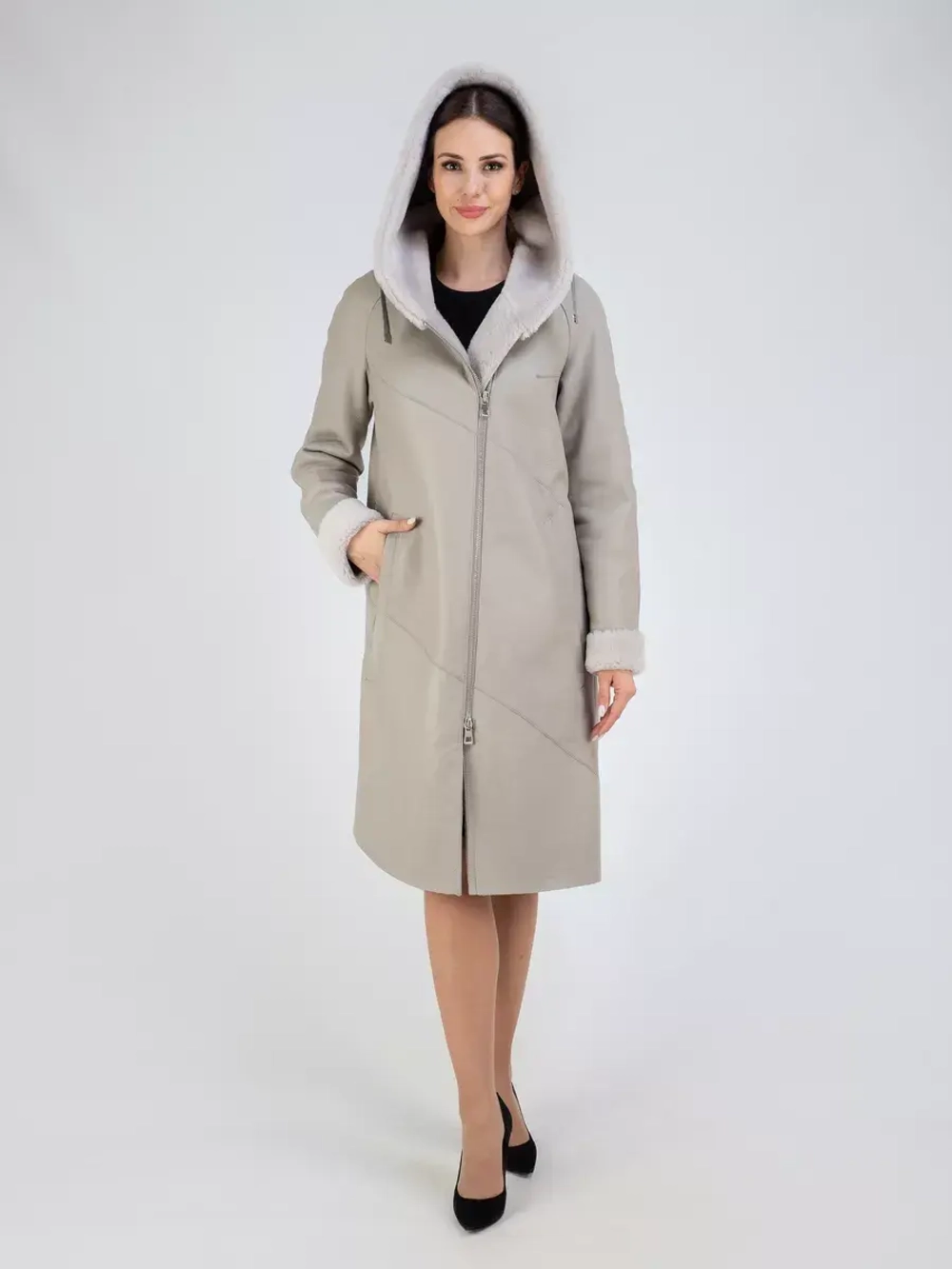 Дубленка зимняя натуральная с капюшоном