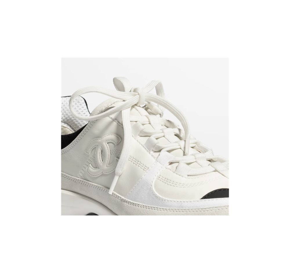 Женские кроссовки Chanel Métiers d’Art 2024/25 – Calfskin & Suede Calfskin, White & Black