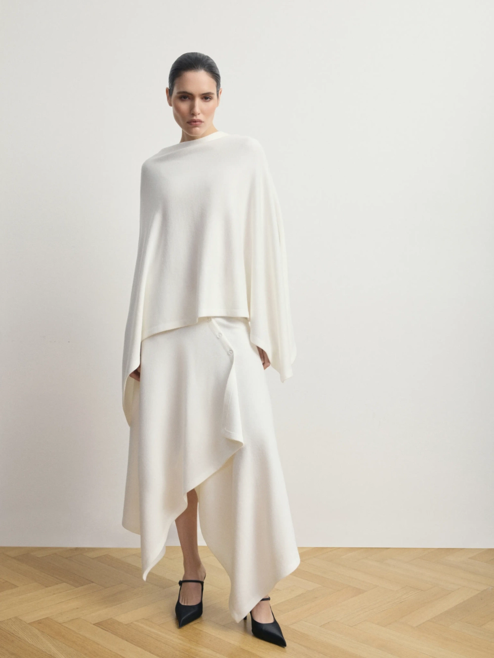 Пончо «Soft Flow» молочный