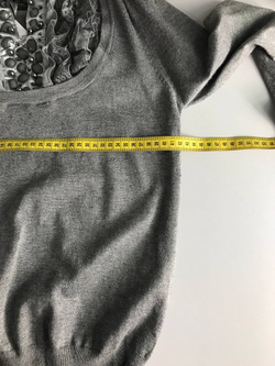 Джемпер в базовом цвете, маркировка M/L визуально на 46/48 размер