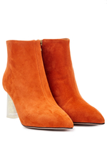 Женские замшевые рыжие ботильоны с авторским каблуком