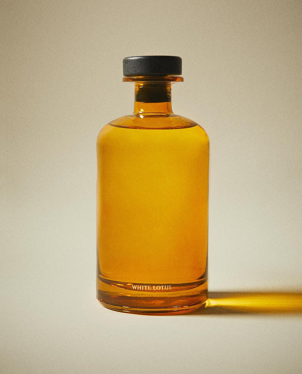 Zara Home WHITE LOTUS REED DIFFUSERS — ароматический диффузор с тростниковыми палочками, Белый Лотос, 500 мл