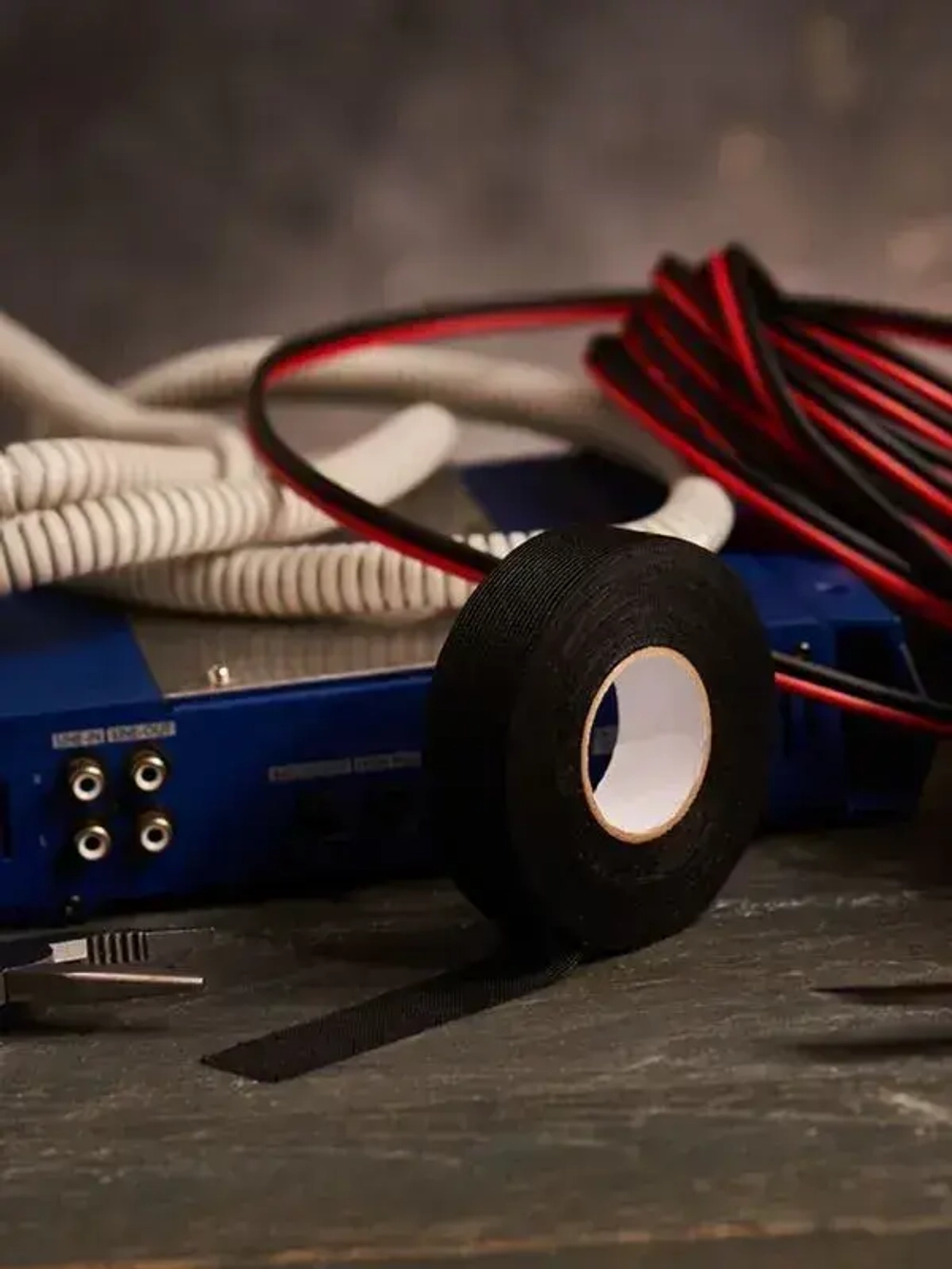 Изолента черная автомобильная 0.3х25 мм 15 м флисовая для проводов KRANZ