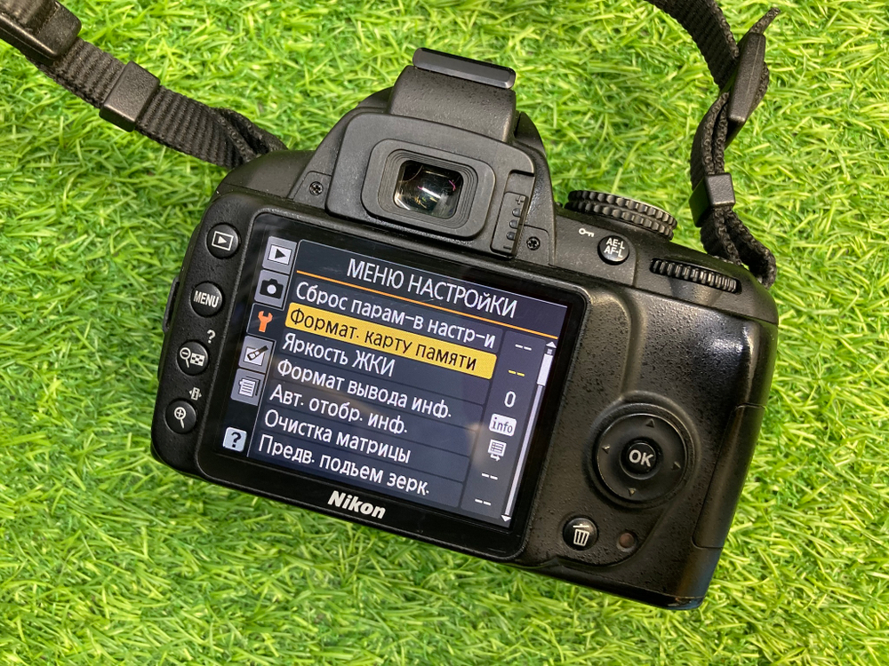 Nikon D3000 Kit 18-55mm Покупка/Продажа