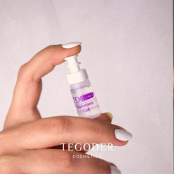 Омолаживающий гель с гиалуроновой кислотой Clinik