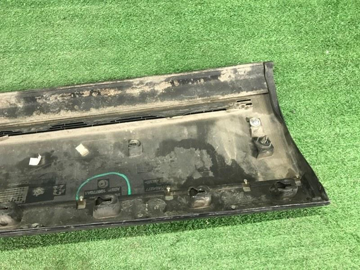 Накладка двери передняя левая Peugeot 3008 2 (2016-н.в.)