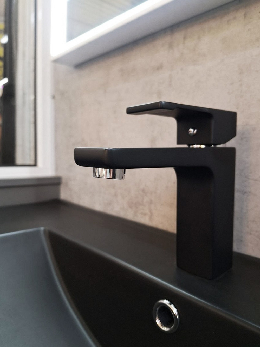 Смеситель для раковины AltroBagno Lamberto 0124 MB