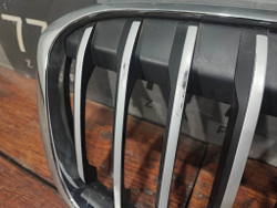 Решетка радиатора правая BMW X1 (F48) 15-19 Б/У Оригинал 51137354824