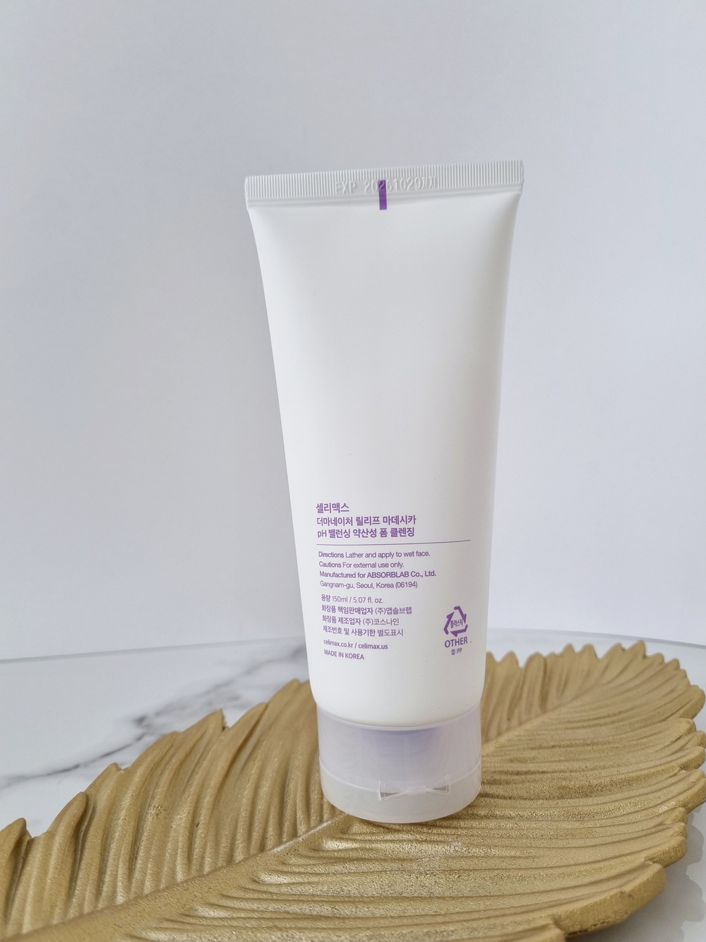 Слабокислотная очищающая пенка Celimax Derma Nature Relief Madecica pH Balancing Foam Cleansing