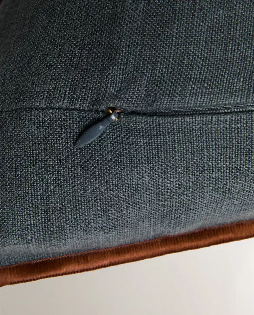 ZARA HOME ОДНОТОННАЯ НАВОЛОЧКА ДЛЯ ДЕКОРАТИВНОЙ ПОДУШКИ, СИНИЙ