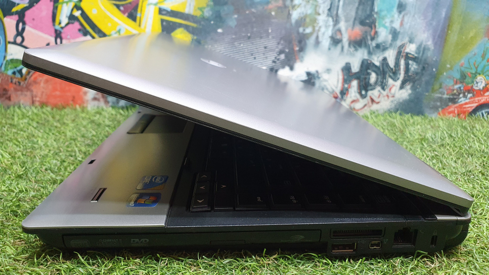 Ноутбук HP i3/4Gb