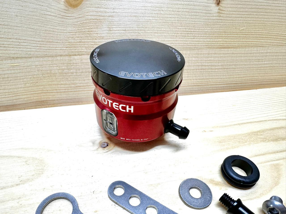 Evotech-rc Бачок тормозной  RT-05