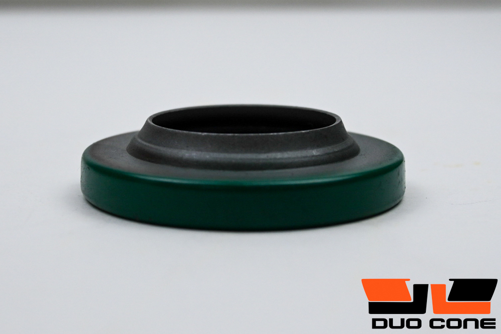 Армированная манжета (Сальник) John Deere AZ46936