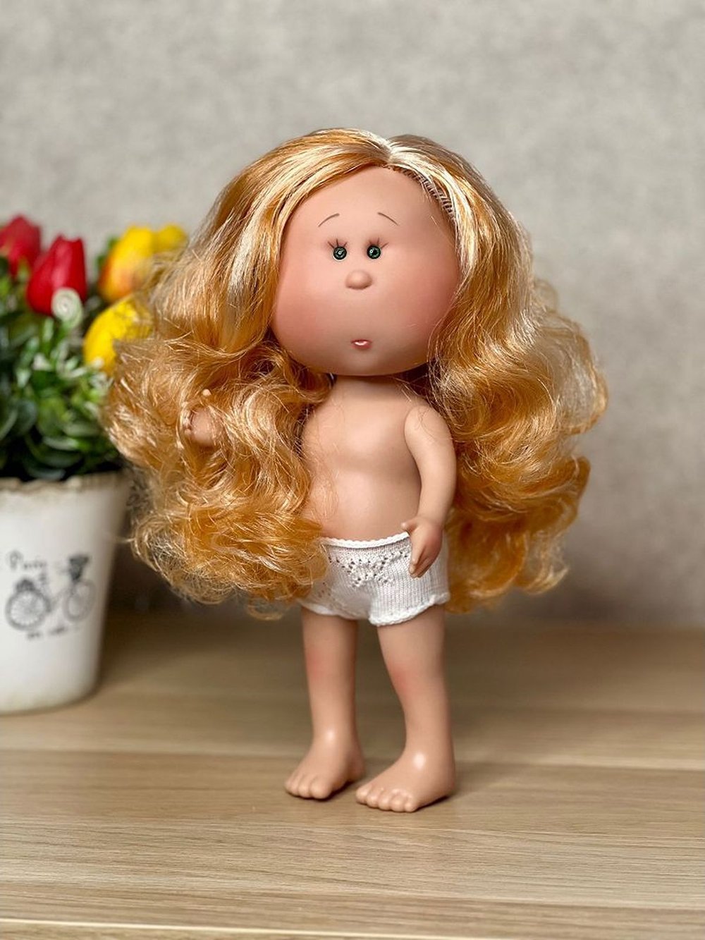 Кукла Nines виниловая 30см MIA в пакете (3402M2)