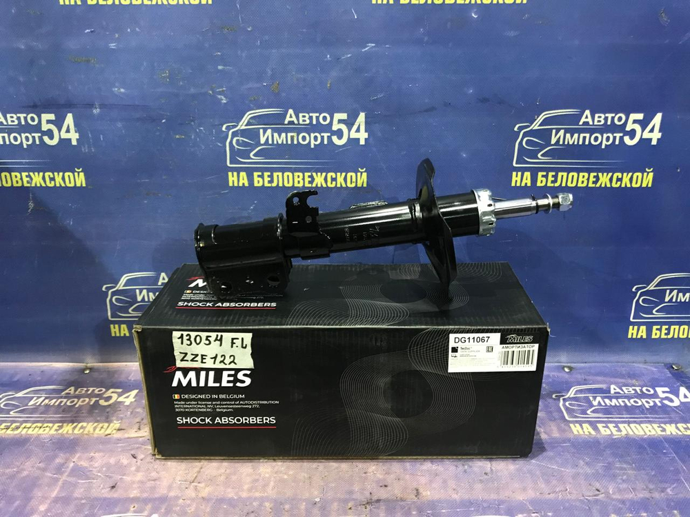 Стойка передняя левая TOYOTA FIELDER 2002-2004