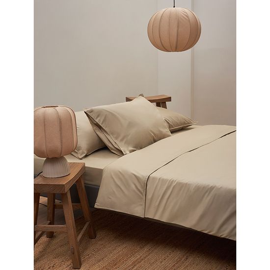 Простыня на резинке из стираного перкаля бежево-серого цвета из коллекции essential, 160х200х30 см