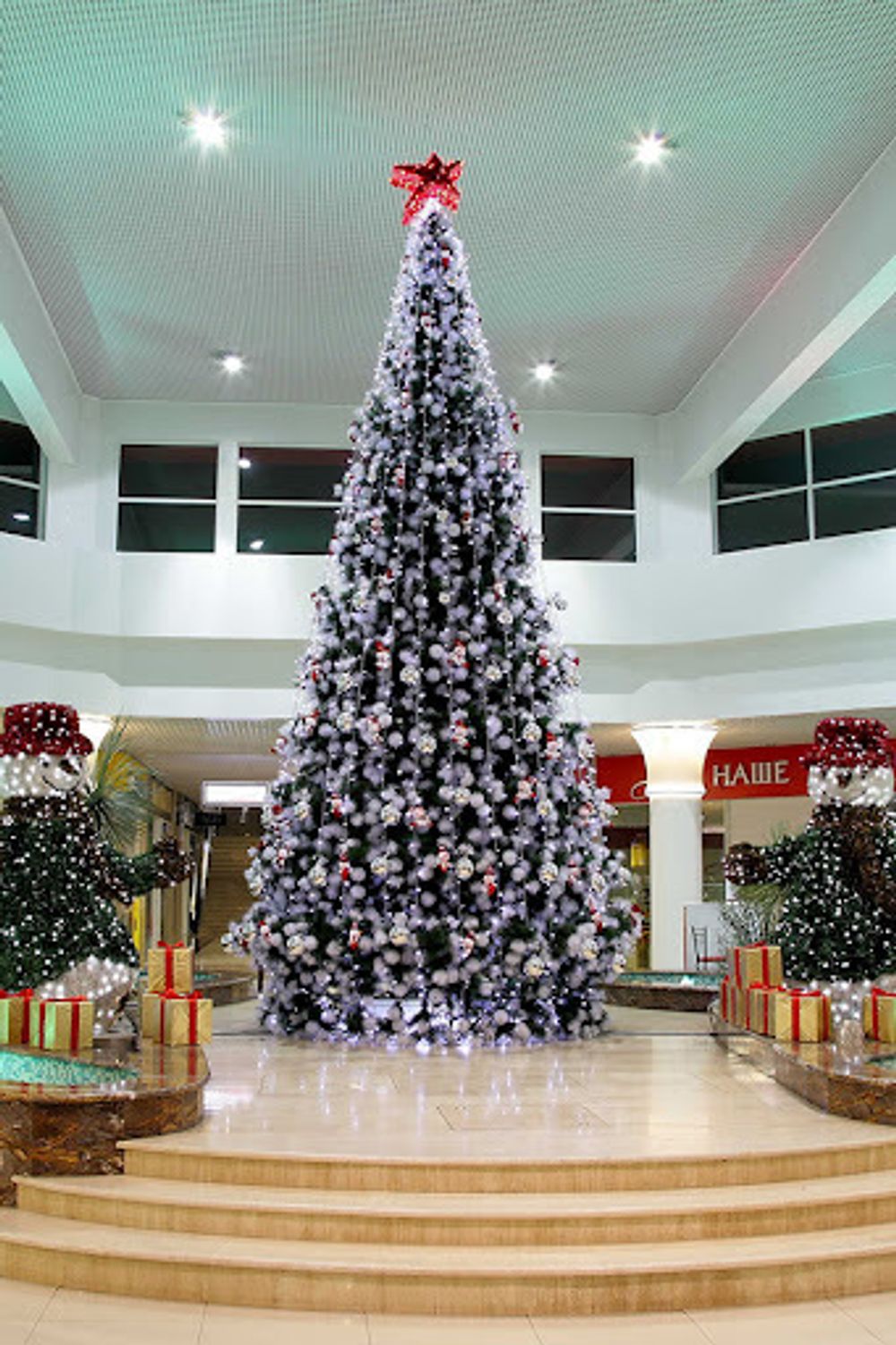 Уличная елка каркасная "Уральская сосна" (бело-зеленая леска) 6 м