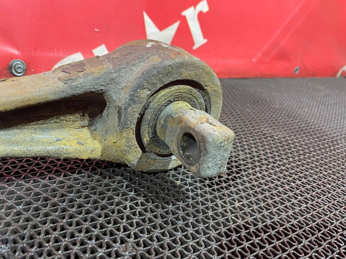 Тяга реактивная задняя