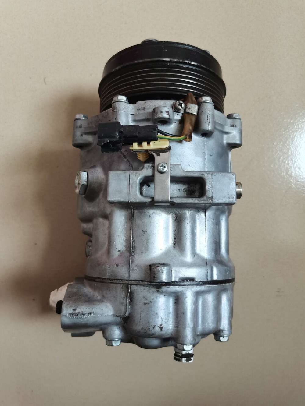 Компрессор кондиционера Ford Focus/Mondeo/Ford Escort 1.6/1.8/2.0/2.3