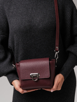 Сумка кожаная через плечо бордо/бизон
