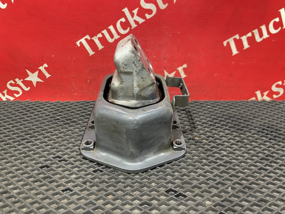 Подушка двигателя задняя