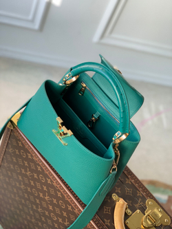 Louis Vuitton Capucines BB