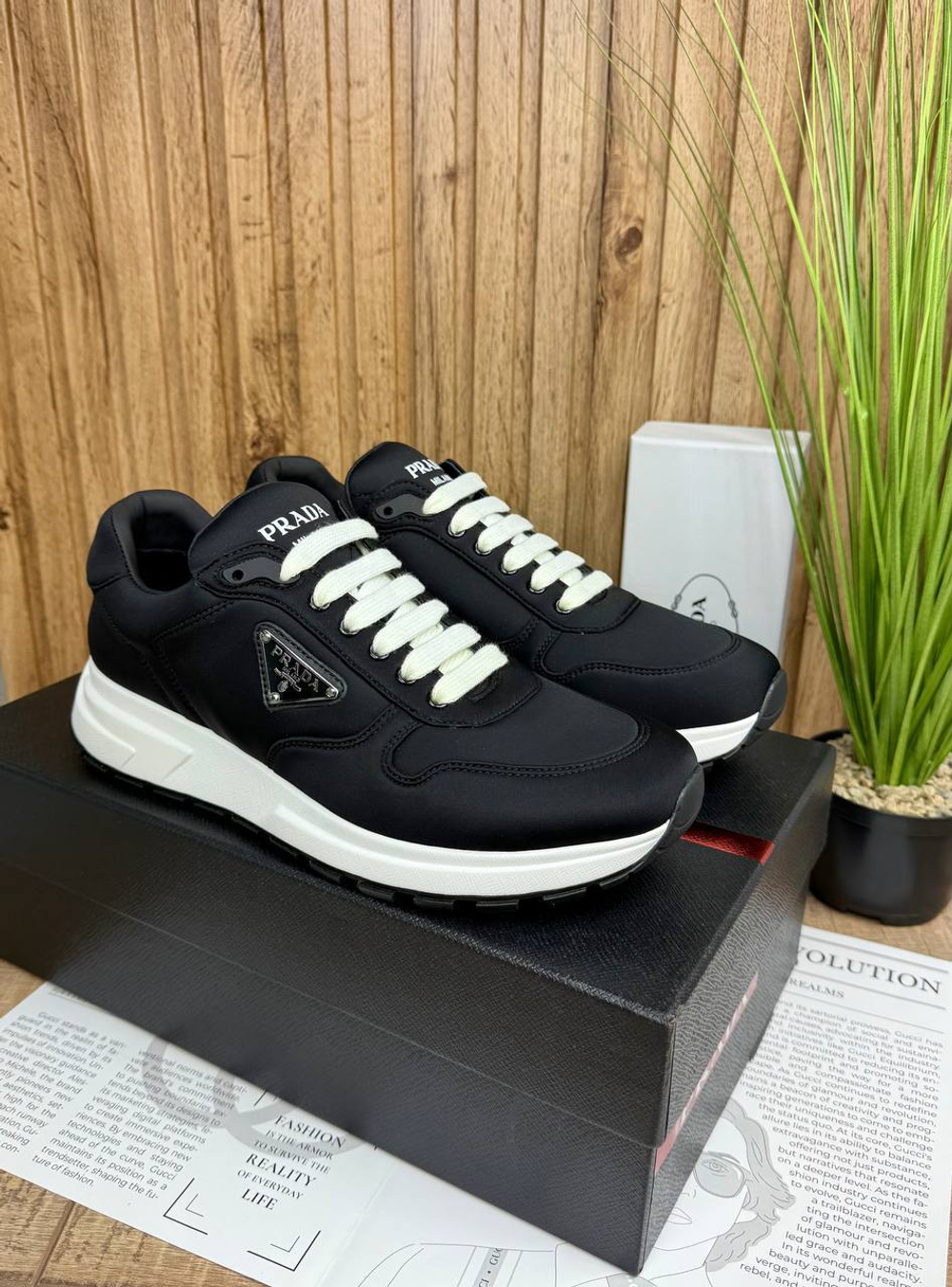 Кроссовки Prada