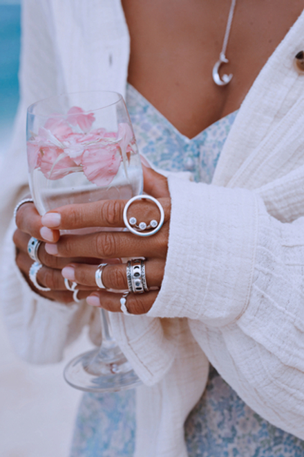 Кольцо «Полнолуние» с лунным радужным камнем и лабрадоритом