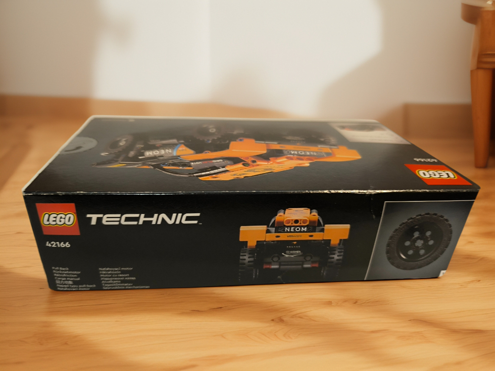 LEGO Technic 42166 Гоночный автомобиль NEOM McLaren Extreme E — внедорожник