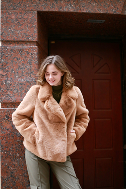 Полушубок бежевый