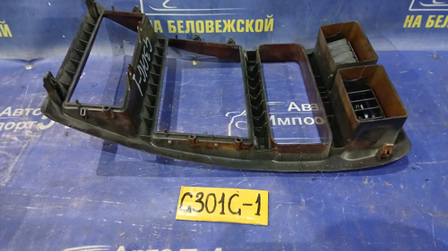 Рамка магнитофона DAIHATSU PYZAR 1997