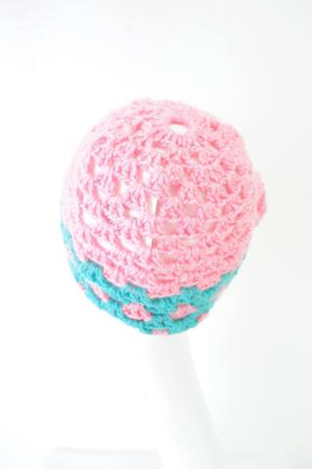 Шапка вязаная красивая на 5-6 лет