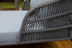 "Позитано" лежак плетеный из роупа, каркас алюминий темно-серый (RAL7024) муар, роуп темно-серый круглый, ткань темно-серая 027