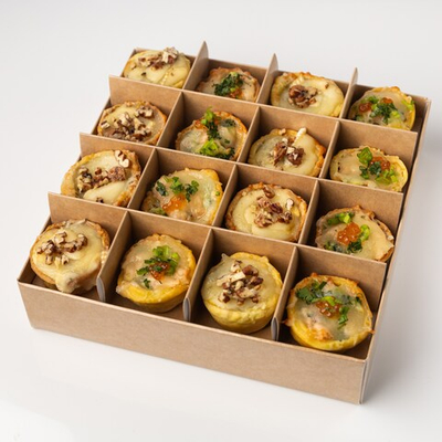 Бокс кишей семга-брокколи и груша-горгонзола