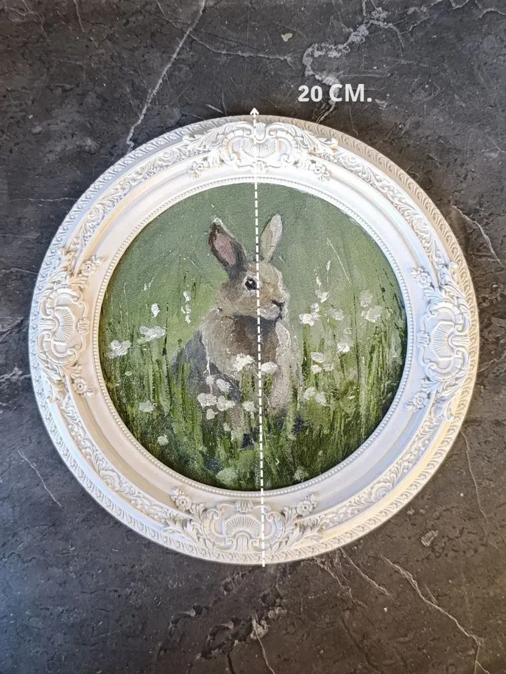 Картина в круглой рамке Зайка