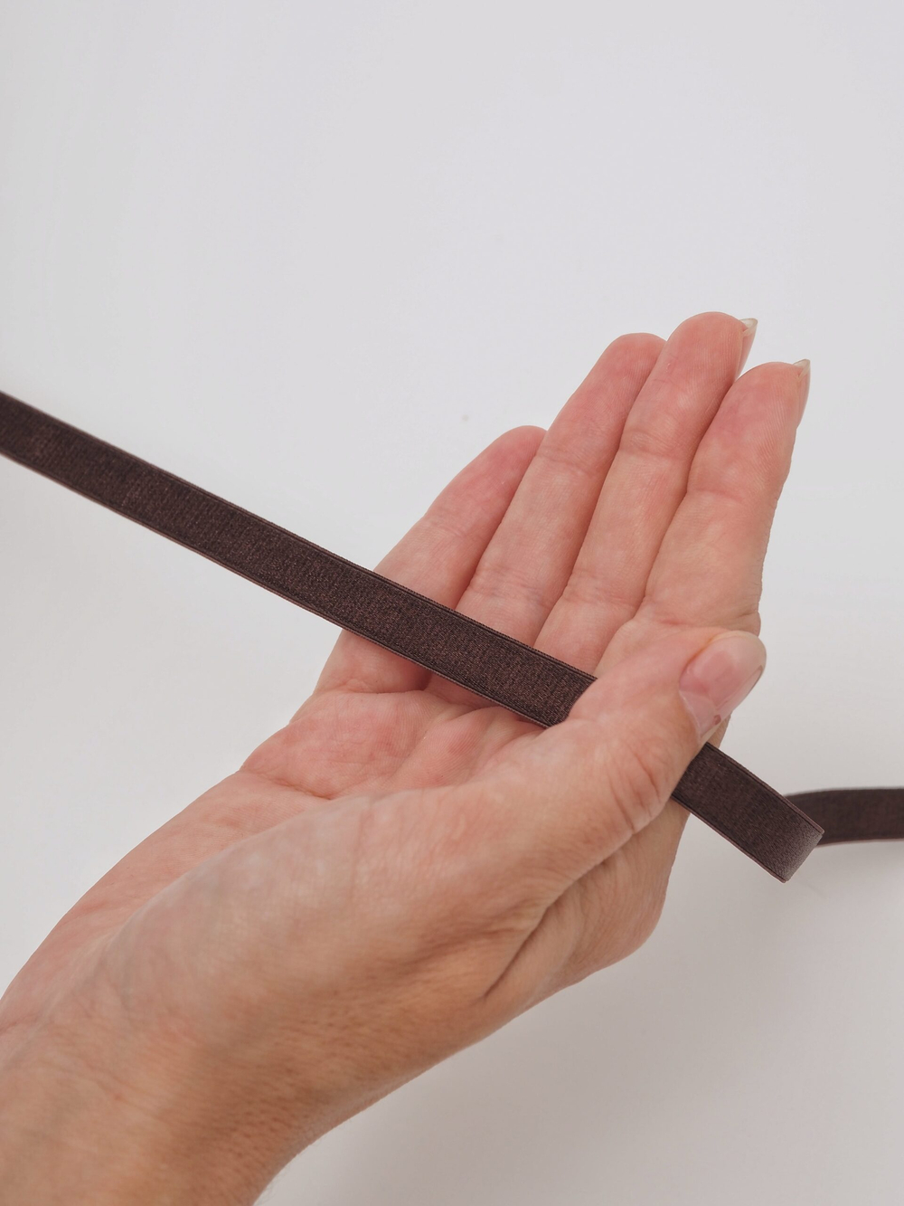 Резинка бретелечная горький шоколад глянцевая ширина 10 мм