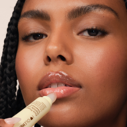 OLEHENRIKSEN Pout Preserve Peptide Lip Treatment - Увлажняющий блеск для губ оттенок Vanilla Bonbon, 12 ml