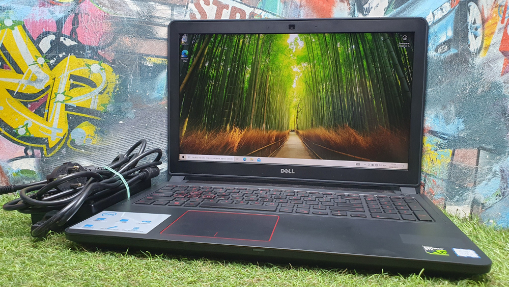 Ноутбук Dell i5-7/10Gb/GTX 1050 4Gb/FHD/Inspiron 5577 7577-5199/Windows 10