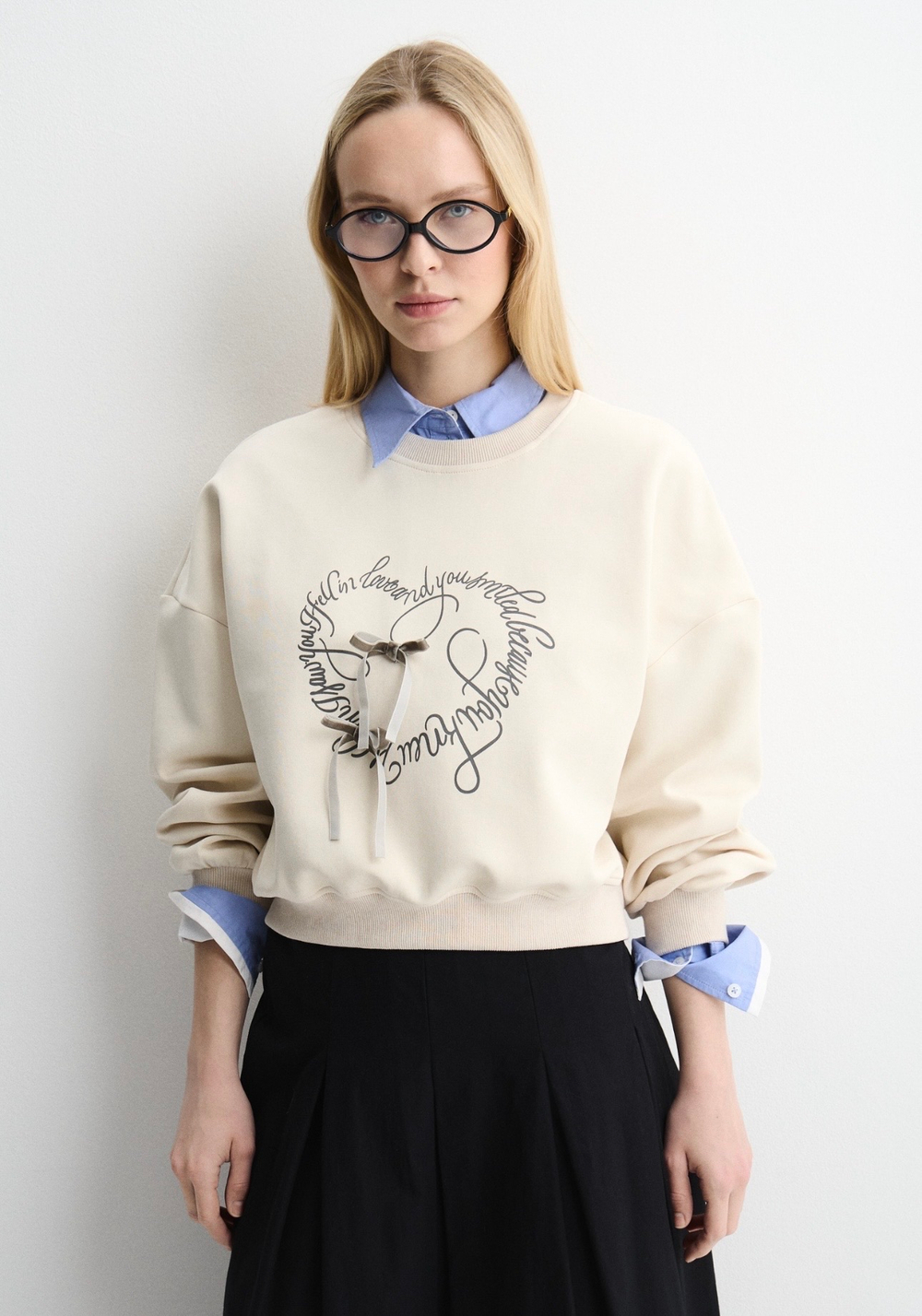 Свитшот Купидон бежевый