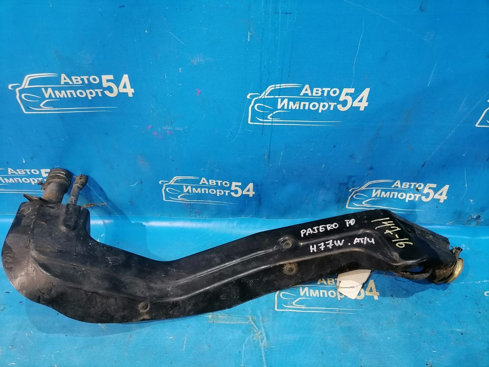 Горловина топливного бака MITSUBISHI PAJERO IO 1998-2007