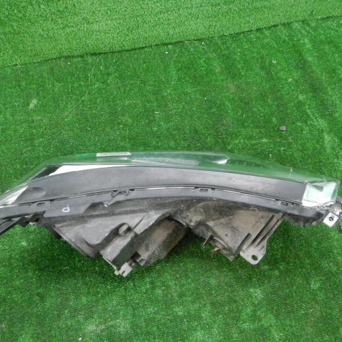 Фара левая Toyota Rav 4 CA40 (2015-2019) LED