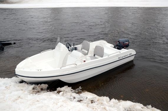 Стеклопластиковая моторная лодка SCANDIC HAVET 430 DС